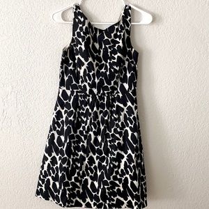Ann Taylor 4P patterned dress